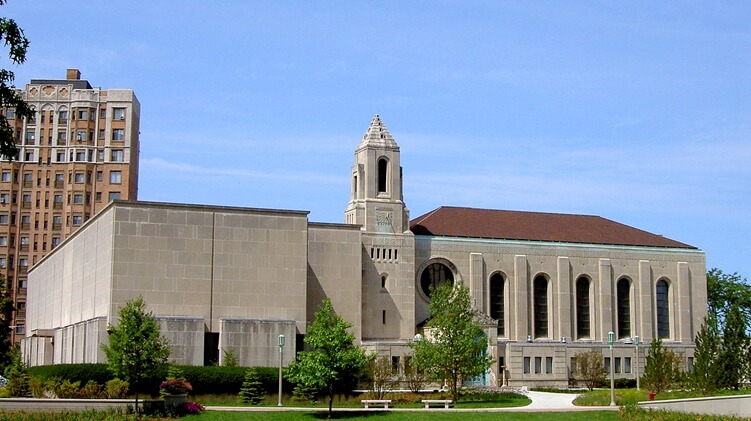 芝加哥洛约拉大学